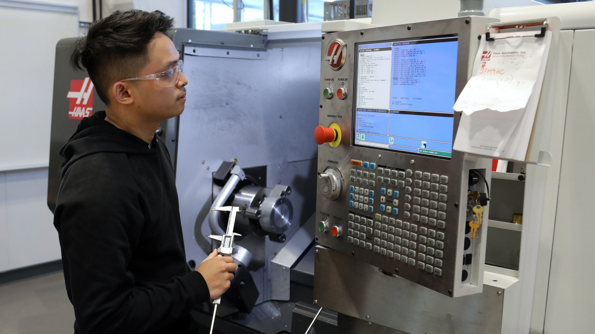https:www.rrc.canews20220303rrc-polytech-partners-with-haas-to-offer-free-cnc-machinist-training.jpg